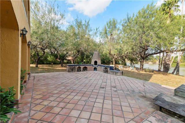 1211 Moon Lake S Drive, Weslaco, TX 78596