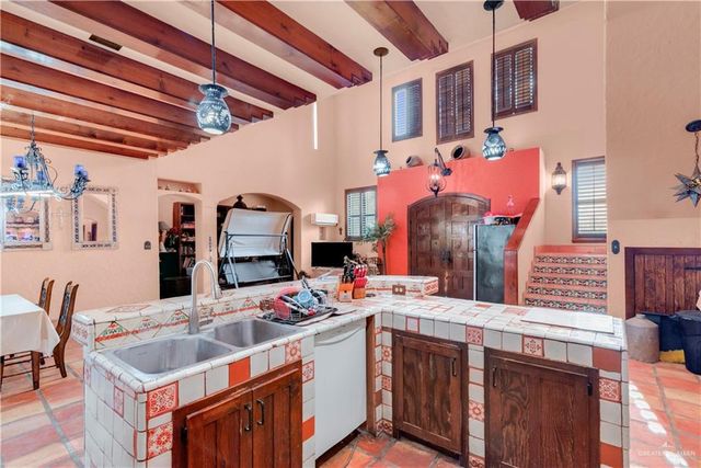 1211 Moon Lake S Drive, Weslaco, TX 78596