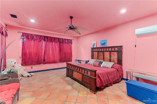 1211 Moon Lake S Drive, Weslaco, TX 78596