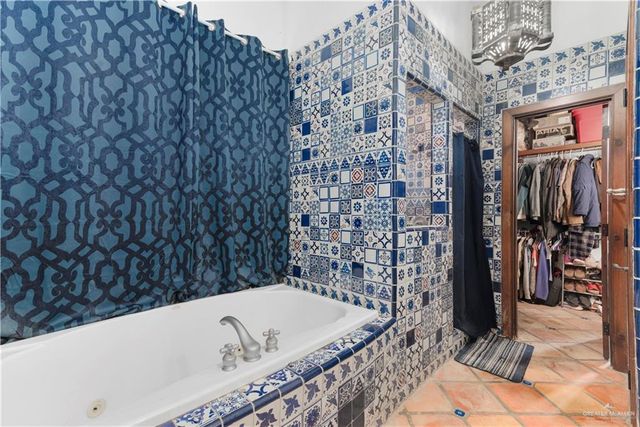 1211 Moon Lake S Drive, Weslaco, TX 78596