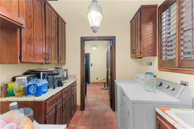 1211 Moon Lake S Drive, Weslaco, TX 78596