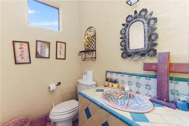 1211 Moon Lake S Drive, Weslaco, TX 78596