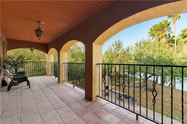 1211 Moon Lake S Drive, Weslaco, TX 78596