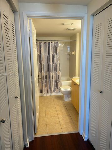 1919 Van Buren St 414A, Hollywood, FL 33020
