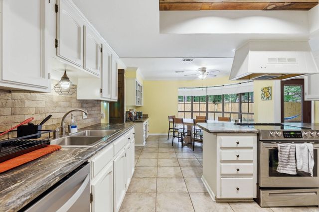 1330 Salem Road, Conway, AR 72034
