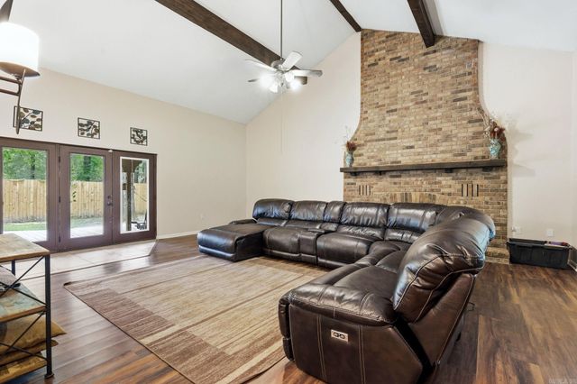 1330 Salem Road, Conway, AR 72034