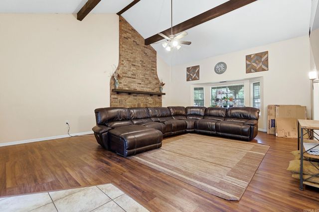 1330 Salem Road, Conway, AR 72034