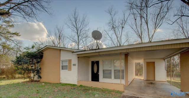 2253 Flippin Circle, Huntsville, AL 35810