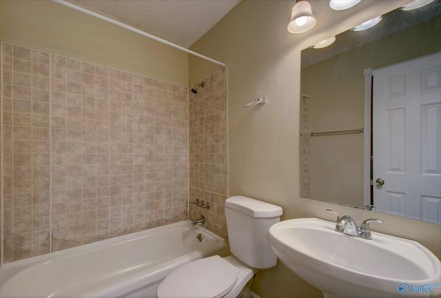2253 Flippin Circle, Huntsville, AL 35810