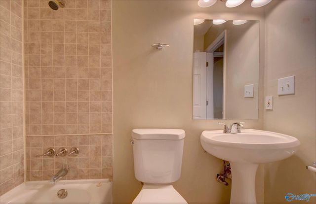 2253 Flippin Circle, Huntsville, AL 35810