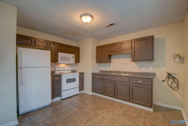 2253 Flippin Circle, Huntsville, AL 35810