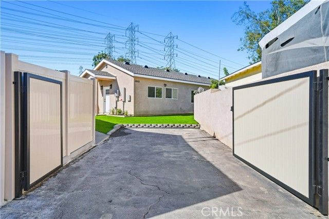 21003 Longworth, Lakewood, CA 90715