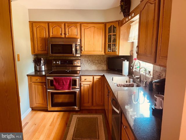 222 HEMPT RD, Mechanicsburg, PA 17050