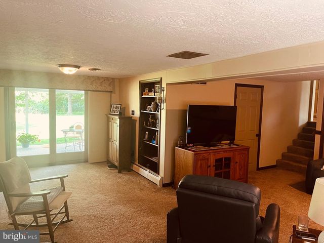 222 HEMPT RD, Mechanicsburg, PA 17050