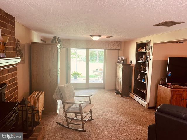 222 HEMPT RD, Mechanicsburg, PA 17050