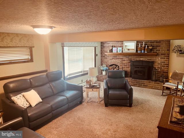 222 HEMPT RD, Mechanicsburg, PA 17050