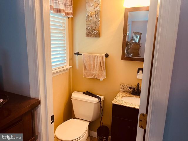 222 HEMPT RD, Mechanicsburg, PA 17050