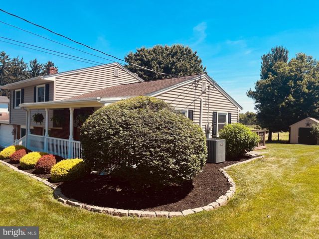 222 HEMPT RD, Mechanicsburg, PA 17050