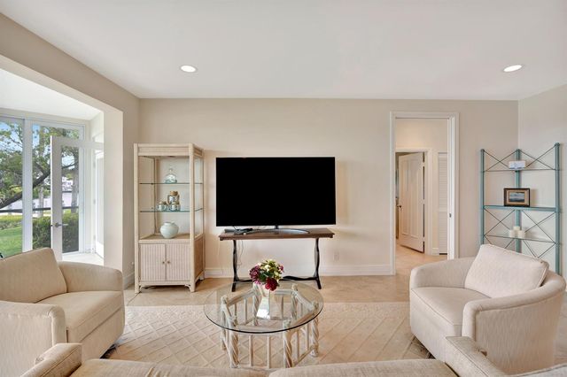 2704 Captains Way, Jupiter, FL 33477