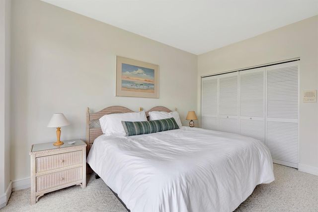 2704 Captains Way, Jupiter, FL 33477