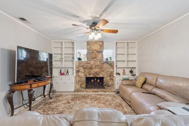 8318 Lullwater Drive, Dallas, TX 75218