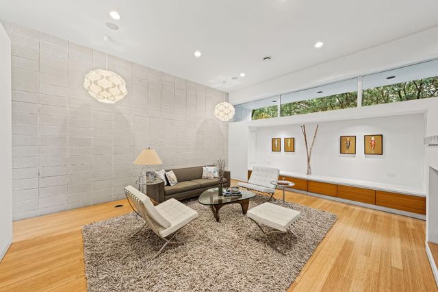 4908 S Shepherd, Houston, TX 77098
