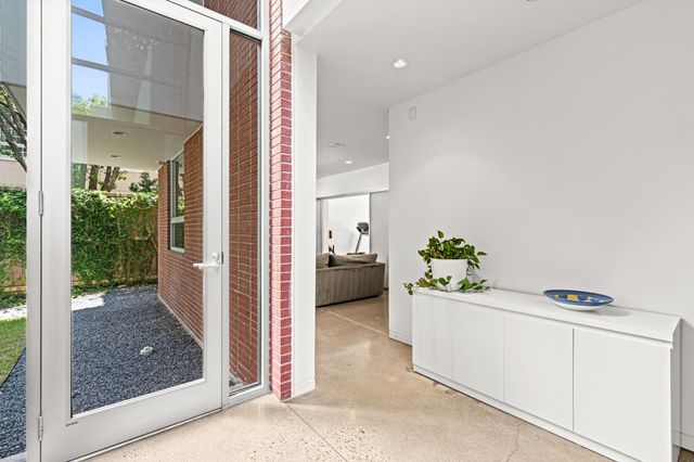 4908 S Shepherd, Houston, TX 77098