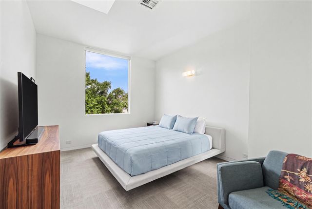 4908 S Shepherd, Houston, TX 77098