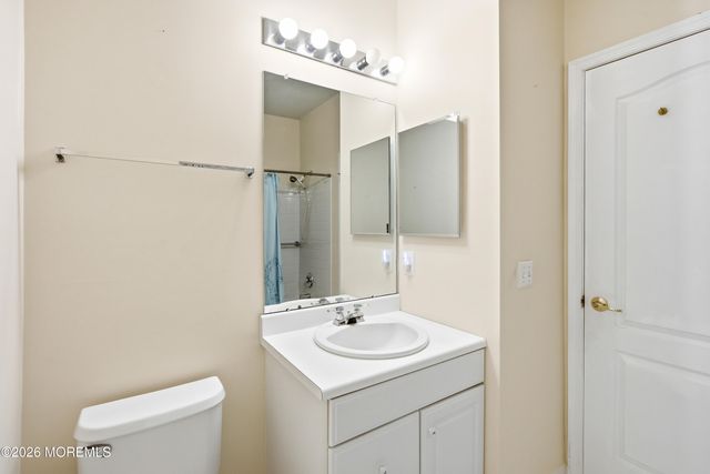 83 Jadelawns Drive, Lakewood, NJ 08701
