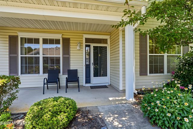 83 Jadelawns Drive, Lakewood, NJ 08701
