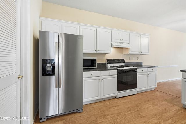 83 Jadelawns Drive, Lakewood, NJ 08701