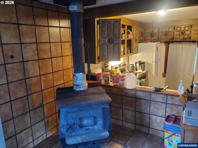 131 Sheldon Av, Falls City, OR 97344