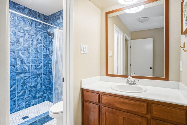 702 Michol Street, Grapevine, TX 76051
