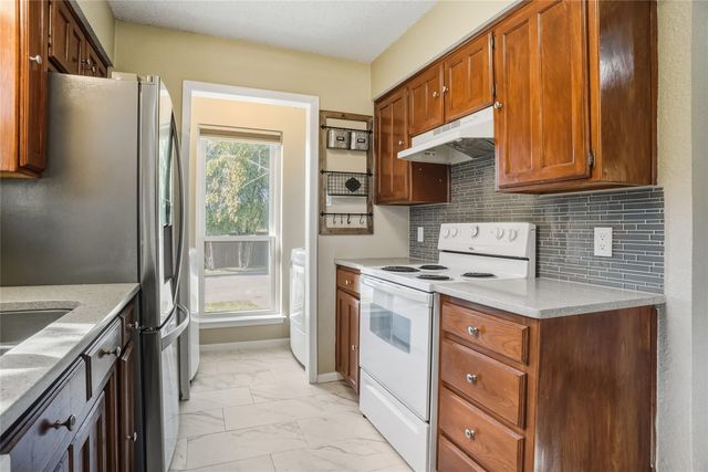 702 Michol Street, Grapevine, TX 76051