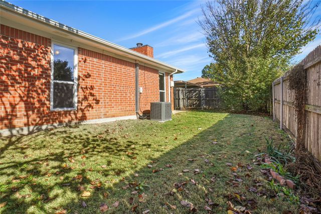 702 Michol Street, Grapevine, TX 76051