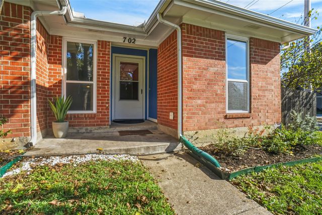 702 Michol Street, Grapevine, TX 76051