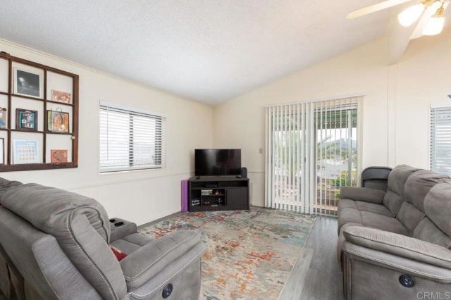 1719 Kiwi Gln, Escondido, CA 92026