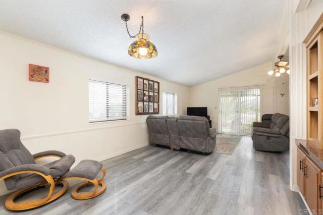 1719 Kiwi Gln, Escondido, CA 92026