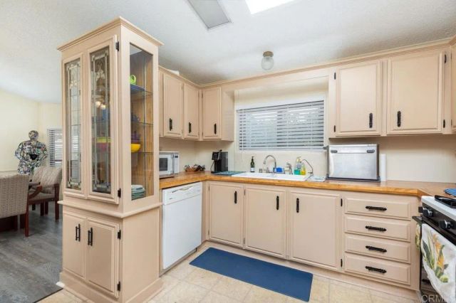 1719 Kiwi Gln, Escondido, CA 92026