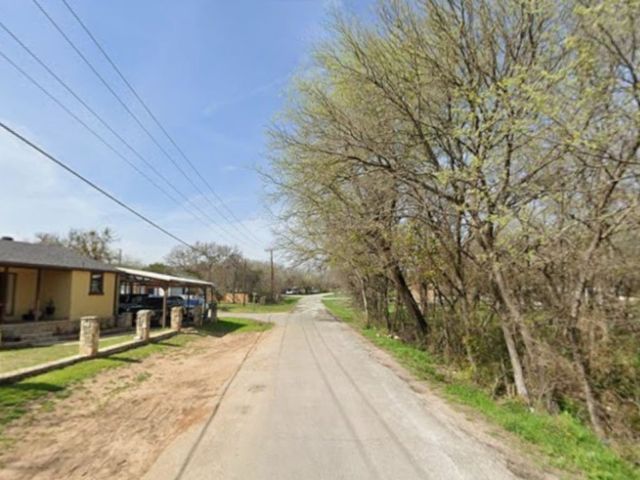 4113 Green Oak Drive, Granbury, TX 76048