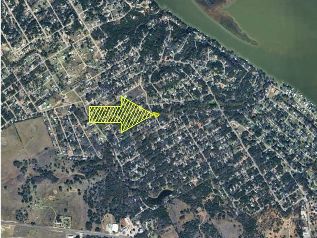 4113 Green Oak Drive, Granbury, TX 76048