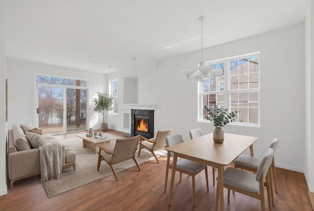 1313 Brookdale Drive, Carpentersville, IL 60110