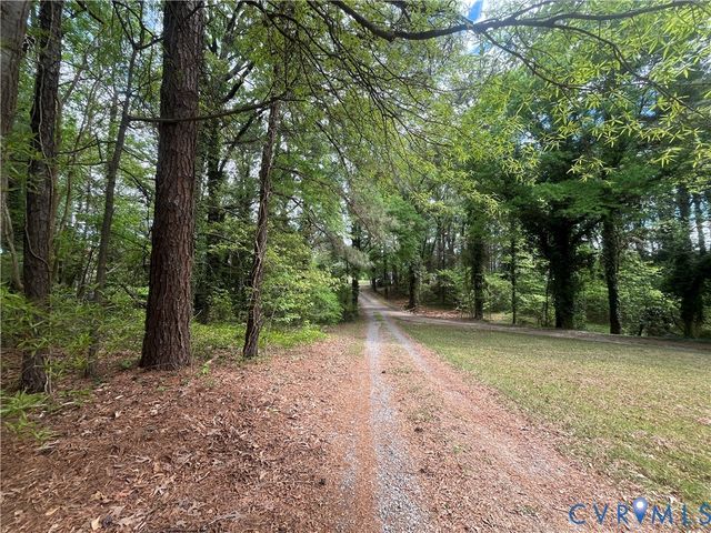 7999 Fast Ln, Mechanicsville, VA 23111