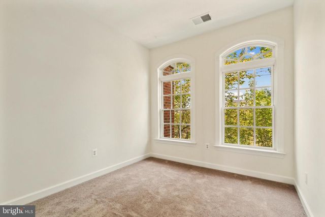 11833 WHITWORTH CANNON LN, Bristow, VA 20136