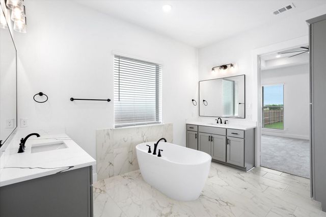 109 Brahman Street, Venus, TX 76084