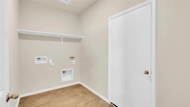 348 Ebbsfleet DR, Uhland, TX 78640