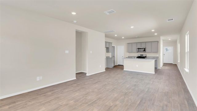 348 Ebbsfleet DR, Uhland, TX 78640