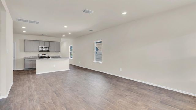 348 Ebbsfleet DR, Uhland, TX 78640