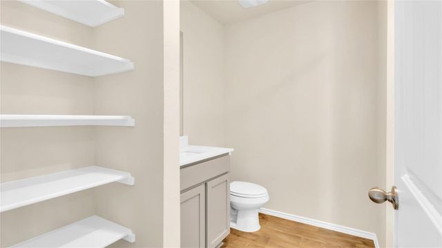 348 Ebbsfleet DR, Uhland, TX 78640