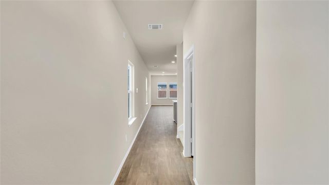 348 Ebbsfleet DR, Uhland, TX 78640